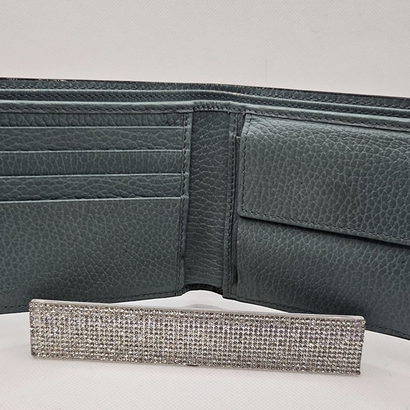 AUTHENTIC GUCCI pebbled leather bifold wallet - Picture 3 of 6